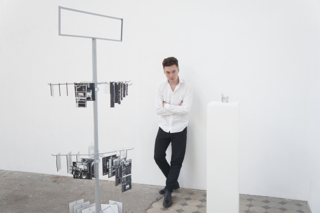 Lukas Jakob between Karla Zipfel "Cloudslime" 2018 (left) and Raphaela Vogel "Rollo" 2019 (right). © Jakob Collection